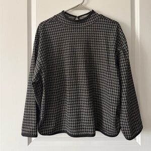 NWT Black and Gray Houndstooth Long Sleeve Top